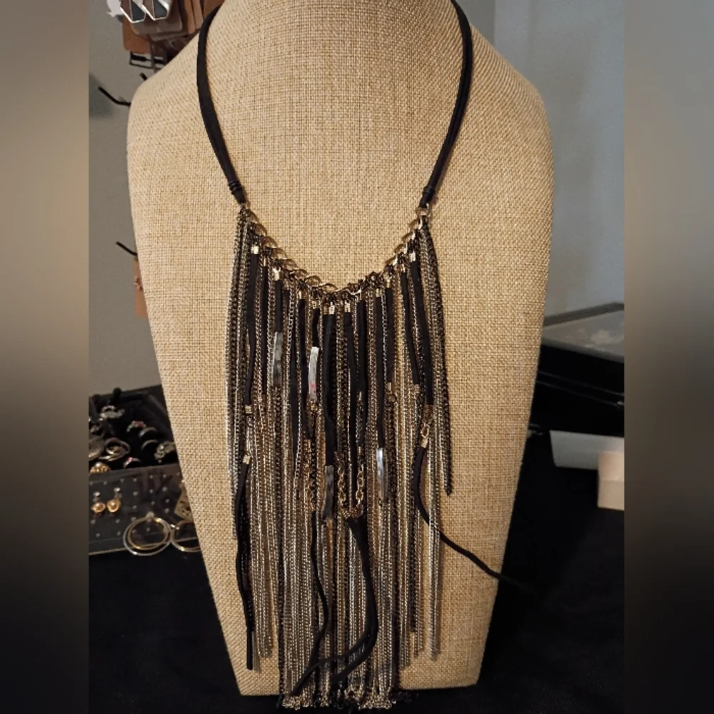 Fringe Chain Necklace - Picture 2 of 4